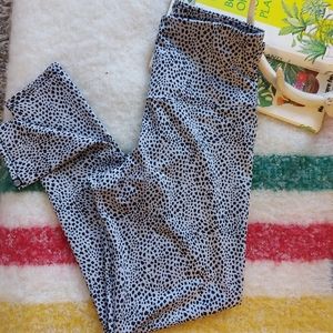 Onzie flow leggings crops leopard animal print